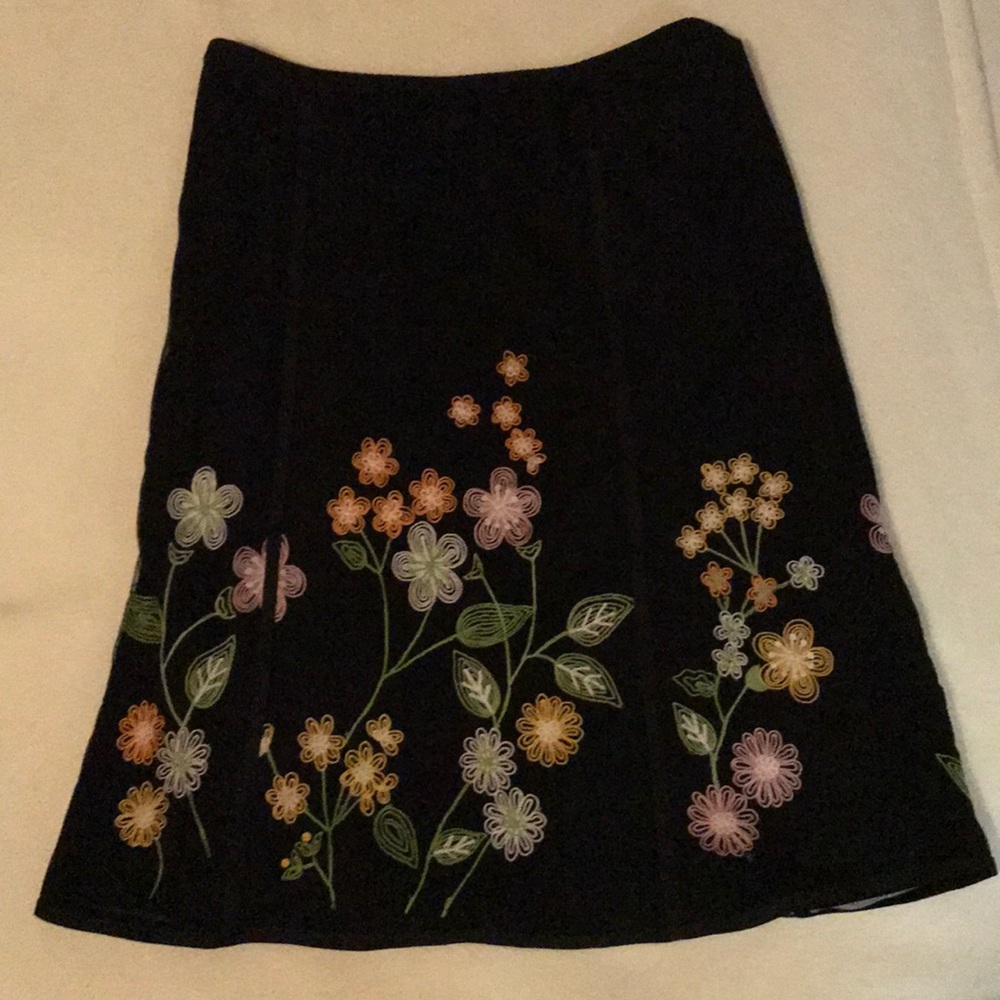 Skirt - Picture 2 of 2